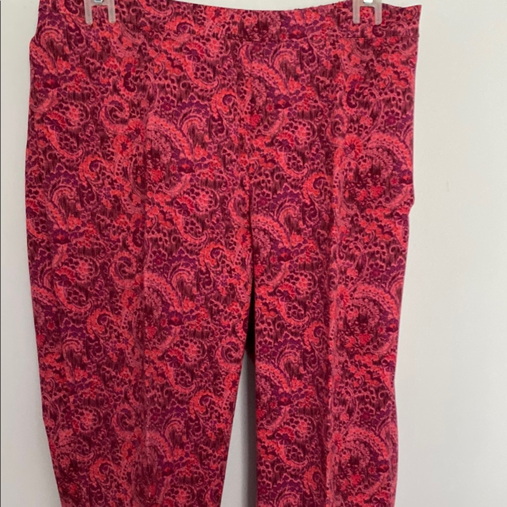Issac Mizrahi pattern jeans. Size 8P